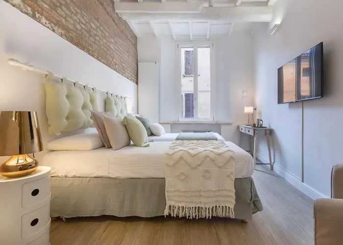 Guesthost - Mayr White * Ferrara